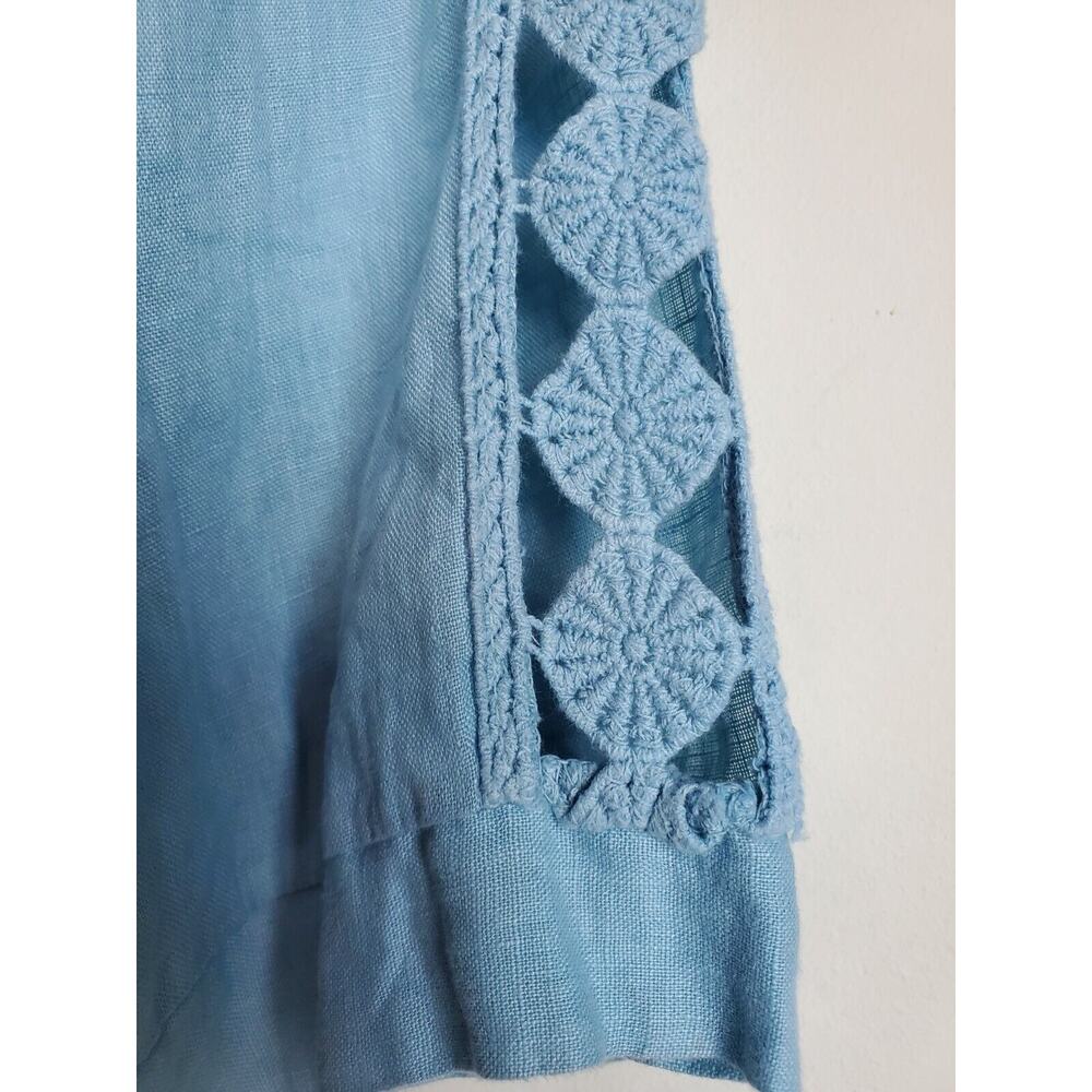 Light Blue Women's Linen Tunic with Crochet Sleeve Detail - Picture 4 of 13